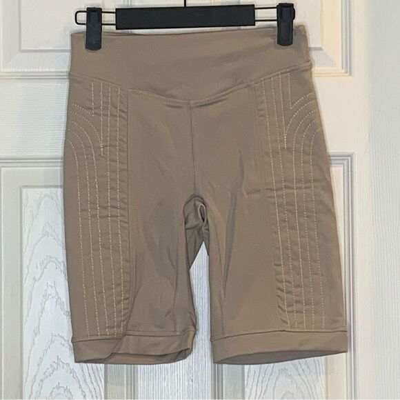 Fabletics High-Waisted Traputo Motion365 Shorts Size Small - Picture 8 of 9